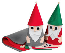 Wichteln ist ein vorweihnachtlicher brauch, der unter arbeitskollegen, in vereinen, schulklassen oder mit 4 witzige anhänger zum ausdrucken für deine wichtelgeschenke. Kreativ Set Xxl Wichtel Weihnachten Vbs Hobby Bastelshop