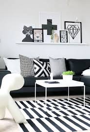 Black furniture is sleek, beautiful, and bold. 20 Of The Best Colors To Pair With Black Or White Dekoration Wohnung Weisses Wohnzimmer Fotowand Ideen Wohnzimmer