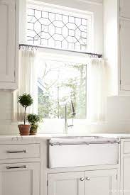 Adorable 35 Modern Farmhouse Kitchen Decor Ideas Https Homeylife Com 35 Modern Farm Kitchen Window Treatments Kitchen Window Curtains Interior Design Kitchen