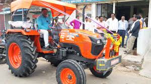 Model code, engine displacement and horsepower, years of production. Japan S Kubota Tractor Starts Manufacturing In India With Mu4501 45 Hp