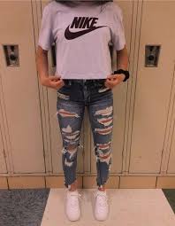 45 Best Summer Outfit Ideas That Are Big On Style Low On Effort Summeroutfits Summerideas Summer Ripped Jeans Outfit Cute Ripped Jeans Teenage Girl Outfits