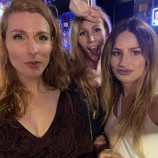 Lauren Deegan's Instagram, Twitter & Facebook