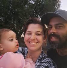 What could be causing the difference in hatching rates between a cheap  small incubator and a Nurture Right 360 incubator for quail eggs?