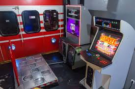 Juegos recreativos anos 80 mejores maquinas recreativas 80s / pac xon es un fabuloso juego inspirado en el legendario comecocos (pac man). Next Level Arcade Bar Sala De Recreativos Junto A La Plaza De La Luna