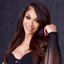 Clarissa Chaney's Instagram, Twitter & Facebook