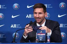 L'attaquant argentin lionel messi a signé mardi un contrat de deux ans, assorti d'une option pour une saison supplémentaire, avec le paris. Te 9d7tvif9kym