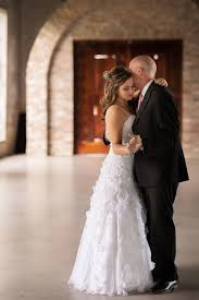 Jonathan bryan toews om (/ˈteɪvz/ tayvz; Daughters Put On Pre Wedding And First Dance Photo Shoot With Dad Dying Of Cancer