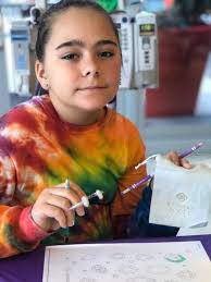 Kendra Scott winner will be announced later tonight.