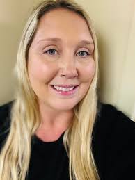 Hey everyone my name is Ashley! I need 110 new followers to reach 1K. Let's  engage and all get some new followers in our pages🙌❤️🙏🏼