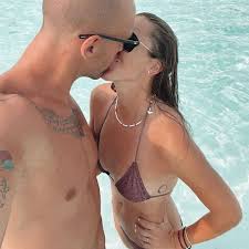 Martin hromkovic is a former slovakian football defender and a present trainer of belinda bencic. Belinda Bencic Geniesst Liebes Ferien Im Insel Paradies Blick
