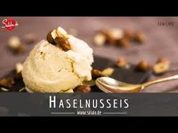 Leckeres Nussiges Haselnusseis Ohne Zucker Du Kannst Das Eis Mit Oder Ohne Eismaschine Zubereiten Aber Mit Eismaschine Wird E Haselnusseis Haselnuss Rezepte