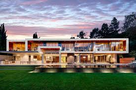 These modern & luxury home designs are unique and have customization options. Ultramodern Hillside Los Angeles Jet Set Estate