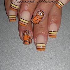Antes de comenzar debes aplicar una capa de brillo sobre tus uñas para ayudar a que el esmalte se fije mejor. Pin On Unas Pintadas