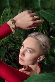 Vanessa Kirby Clothes and Outfits