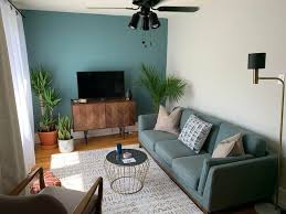 What are some furniture brands that build quality pieces but don't cost a ton. I Am In Desperate Need Of Advice For Wall Decor Designmyroom Apartment Interior Design Apartment Decor Room