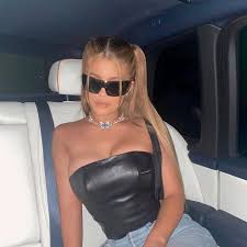 Celebrities without makeup kylie jenner instagram brows jenner freckles kylie j hair beauty jenner outfits. How Kylie Jenner Gained 41m Instagram Followers In A Year Before Being Named Billionaire Mirror Online