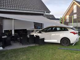 Gelsenkirchen bietet seinen bürgern die beachtliche zahl von 36007 wohngebäuden. Schwangere Frau In Bedburg Hau Verletzt Autofahrer Rast In Haus Nrw