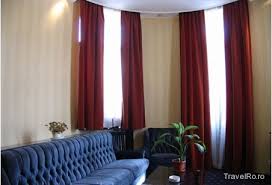 Produse proaste de la supermarket, trecute putin prin ulei. Hotel Capitol Bucuresti