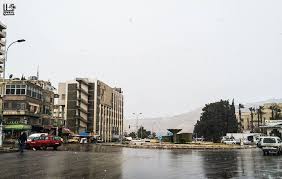 يسعد صباحكم أصدقاءنا لحقنا نلقط التلجة السريعة لا تنسوا تشوفو صور مبارح وصور الليلة اليوم مين بيتذكر بشو بتشتهر هالم Street View New York Skyline Photo