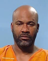 Eric Riggins's Instagram, Twitter & Facebook