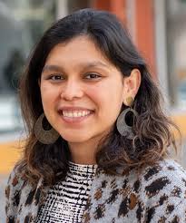 Angela Islas's Instagram, Twitter & Facebook