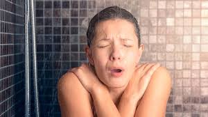 Banho frio é mesmo bom para a saúde? - BBC News Brasil
