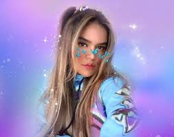 La reina del mundo, escribió anuel aa con el video del cuadro de karol g lleno de bling bling. 10 Ideas De Karolg Bichota Fotos Sensualidad Mujer Famosos Fotos De Artistas Famosos