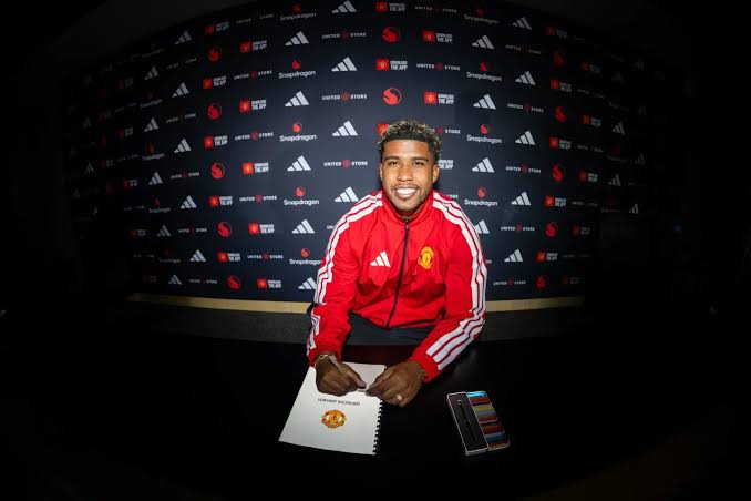 Andrey Santos seals his move to Old Trafford