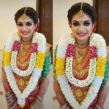Tamil Bride For More You Can Follow On Insta Love Ushi Or Pinterest Anam Siddiqui Indian Bridal South Indian Bride Hairstyle South Indian Bride