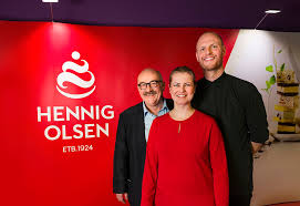 Siden 1924 har vi produsert fantastisk iskrem på fabrikken i kristiansand. Anti Frisker Opp Hennig Olsen Med Ny Logo Og Emballasje Kampanje