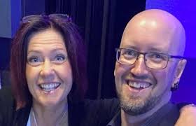 27 häftiga bilar intar torget på lördag