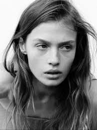 Ella Paris's Instagram, Twitter & Facebook