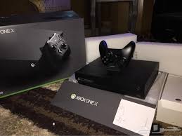 الأزرار الأربعة الأمامية صارت ضغطتهم أريح من السابق. Ø£ÙØ³ Ø¨ÙÙØ³ Ø£ÙØ³ Ø§ÙØ£Ø­Ø³Ø§Ø¡ Xbox One X