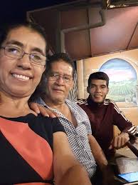 He tenido mucho suerte❤. Porque, en lo que a mí respecta, querida  madrecita😍, usted es la persona mas maravillosa del mundo entero, a la que  le debo tanto y le vivire agradecido