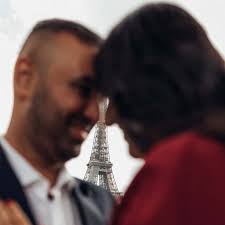 Paris: Photo Shoot with a Private Travel Photographer