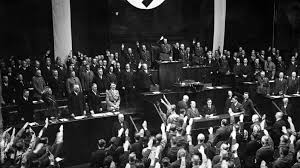 Learn about 384 famous, scandalous and important events that happened in 1933 or search by date or keyword. Ermachtigungsgesetz 1933 Freibrief Fur Adolf Hitler Politik Sz De