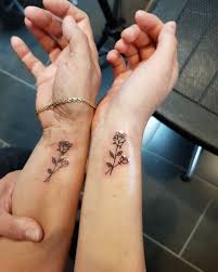Check The Small Tattoo Design Of Flower Tattoo Bestfriendtattoos Tatuagens Sobre Filha Tatuagens Que Combinam Tatuagem Minuscula