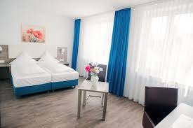 Los apartamentos del haus am dom presentan una decoración de estilo clásico y disponen de baño privado y tv de pantalla plana con canales vía satélite. Haus Am Dom Apartments Und Ferienwohnungen Cologne Updated 2020 Prices