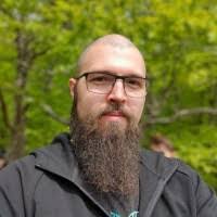 Alex Shpak's Instagram, Twitter & Facebook