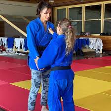 La judoca argentina no pudo con la portuguesa costa, se despidió de los juegos olímpicos y también terminó su. El Nuevo Desafio De Gabriela Sabatini Visito A Paula Pareto Y Se Animo A Tomar Una Clase De Judo Infobae