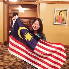 Oct 31, 2020 · she was the sole malaysian recipient that year, and exchanged a few words with queen elizabeth ii as she was presented with the medal in a grand ceremony livestreamed from buckingham palace — the first ever live feed broadcast on the royal family's facebook account. Malaysiaboleh Queen Elizabeth Ii To Honour Malaysian With Young Leaders Award Hype Malaysia
