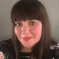 Julie Hanford's Instagram, Twitter & Facebook