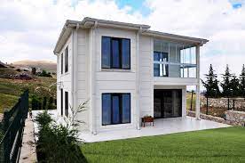 Çelik konstrüksiyon villa üretim tecrübesiyle, mimarlık ve mühendislik hizmetlerini de birleştirerek hafif çelik yapılar konusunda kendi tesislerinde üretim yapan sayılı firmalar bir buçuk katlı ev modelleri ve çelik villa planlar. Hazir Ev Modelleri Hazir Villa Modelleri