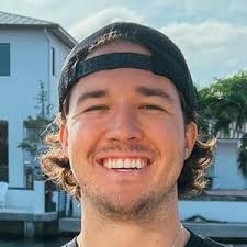 Chris Castellon's Instagram, Twitter & Facebook