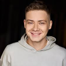 Hannah Bosworth's Instagram, Twitter & Facebook