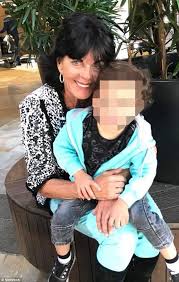 Esta é a minha página oficial e o espaço que quero partilhar. Bert Vieira S Daughter Is Living A Nightmare After Her Mum S Mercedes Was Hit By Police Car Daily Mail Online