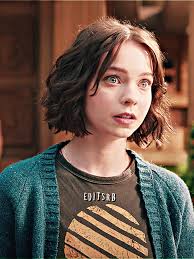 Emma Myers Green Screen