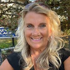 Tammy Gray's Instagram, Twitter & Facebook