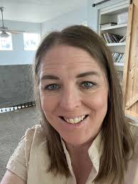 Hi, all! I'm Mindi a 46 year old mom of 5luving in Eagle Mountain. I have 2  married daughters, a daughter