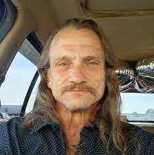 Can red oak posts be used for flooring?